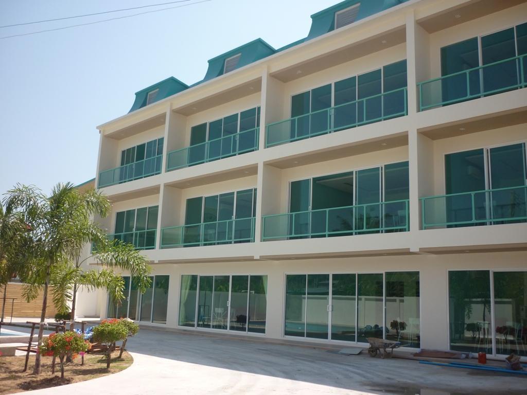 Condor Apartment Nai Harn Екстер'єр фото