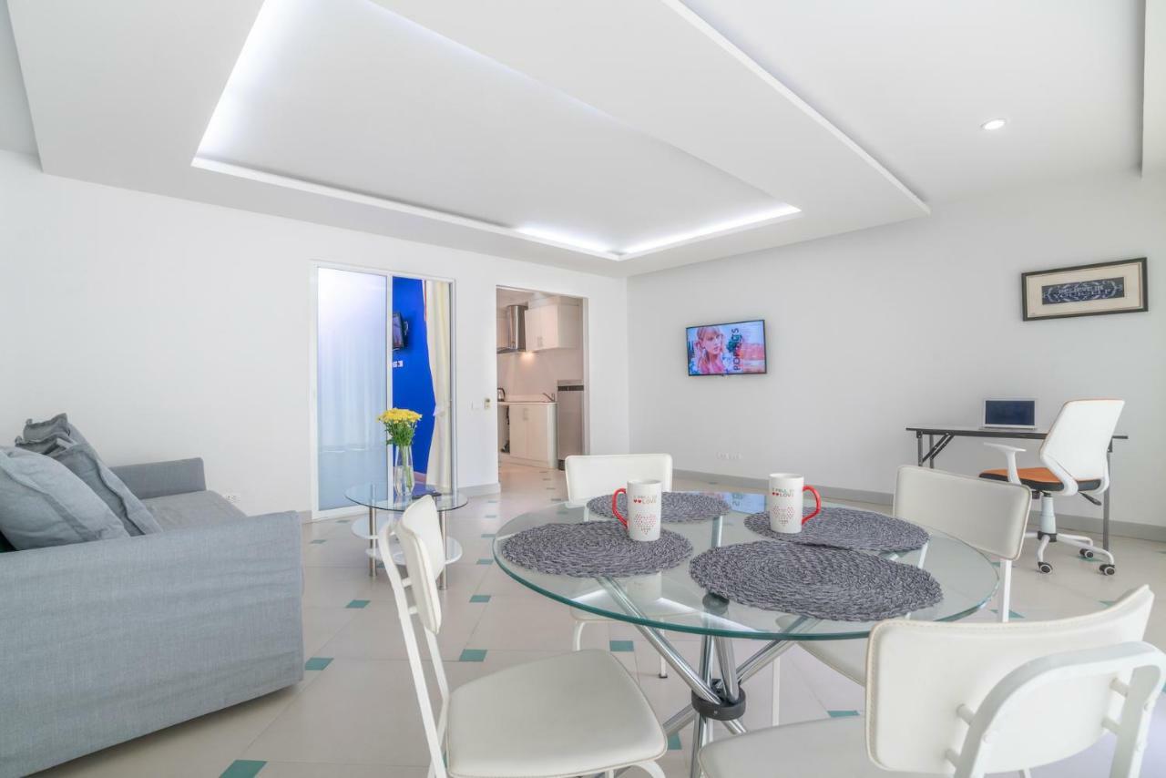 Condor Apartment Nai Harn Екстер'єр фото