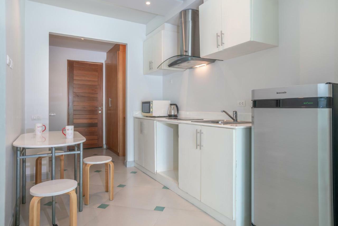 Condor Apartment Nai Harn Екстер'єр фото