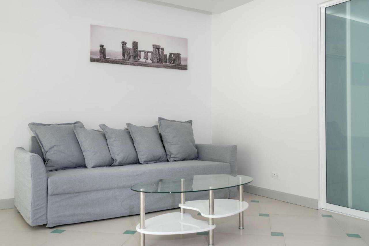 Condor Apartment Nai Harn Екстер'єр фото
