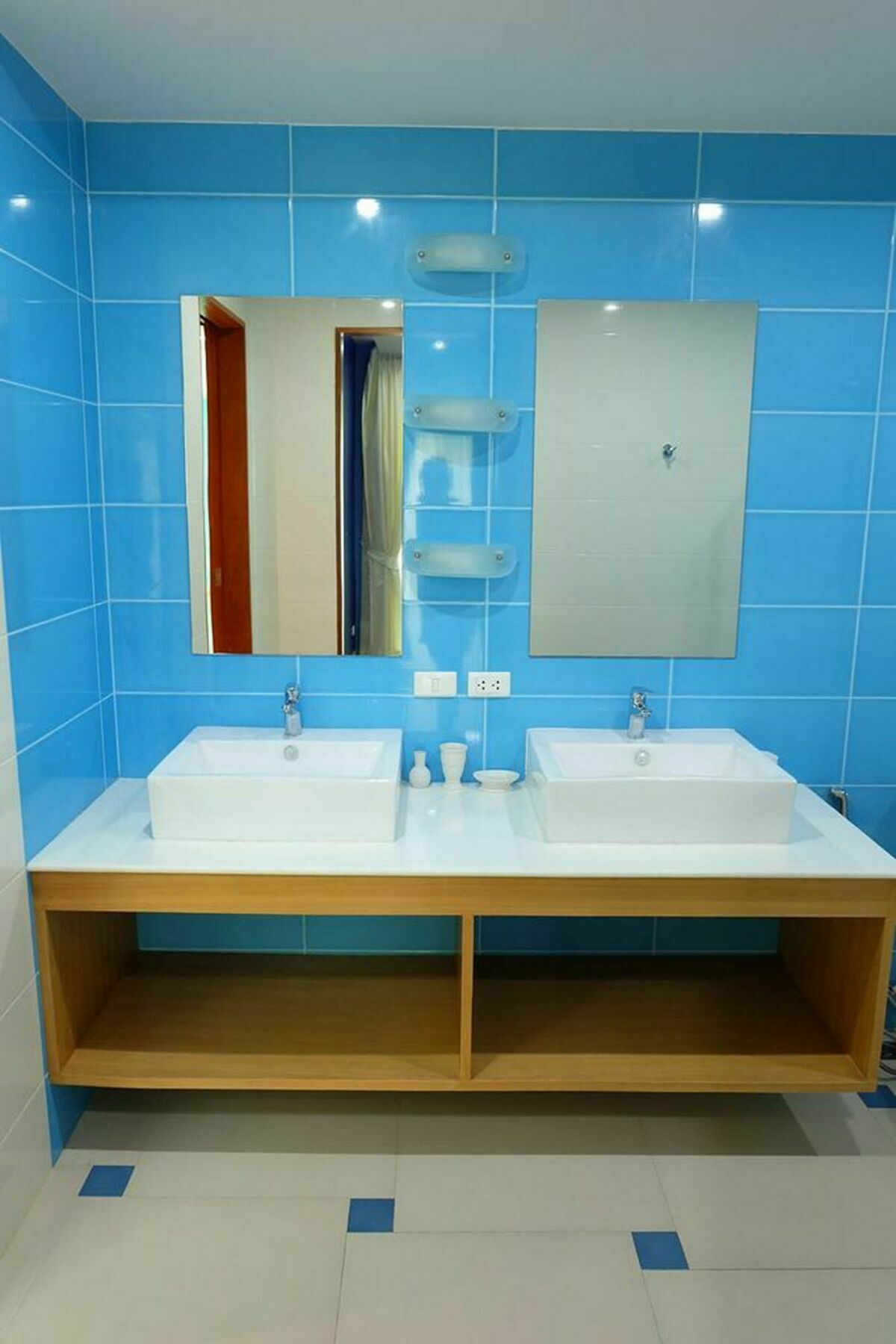 Condor Apartment Nai Harn Екстер'єр фото