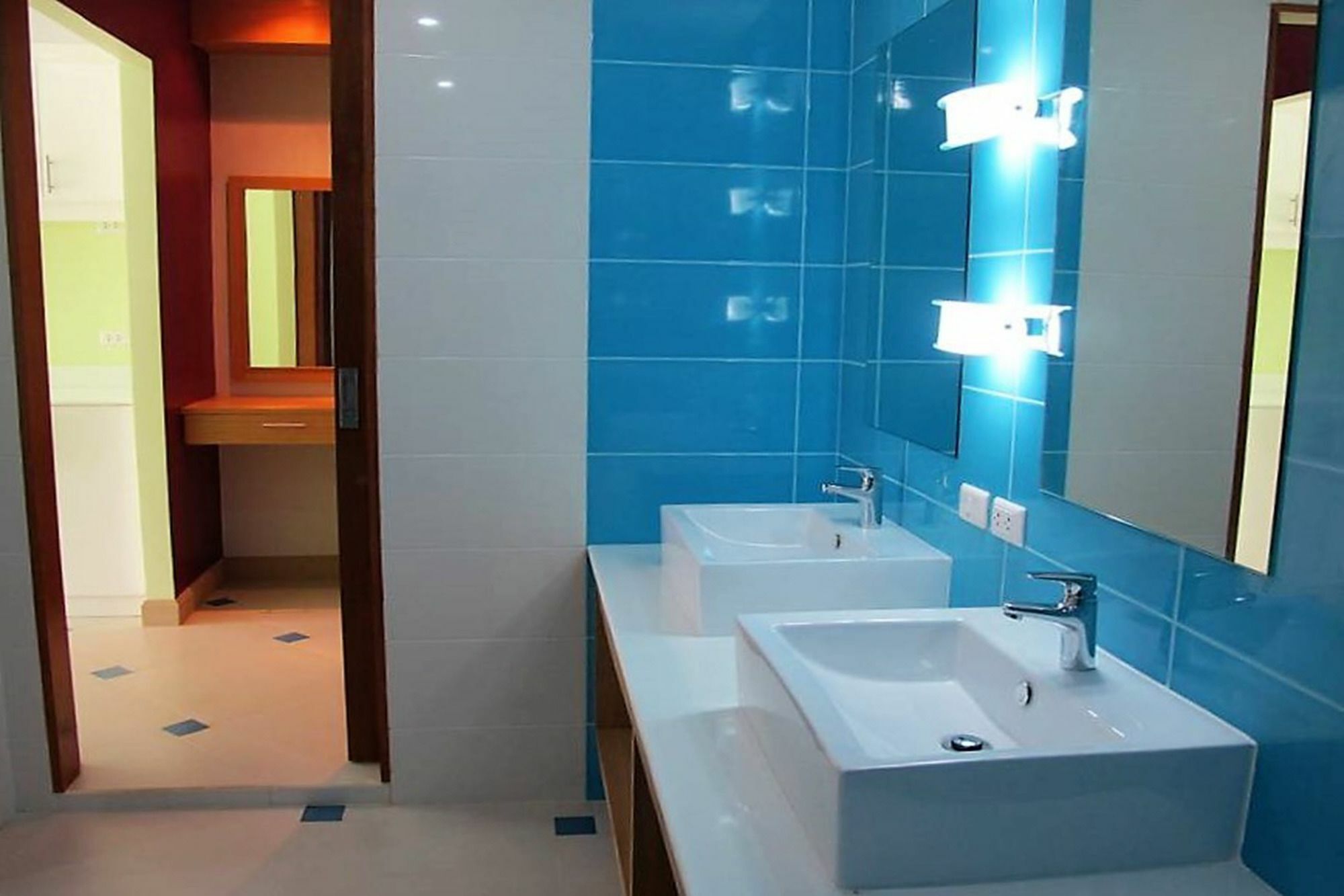 Condor Apartment Nai Harn Екстер'єр фото