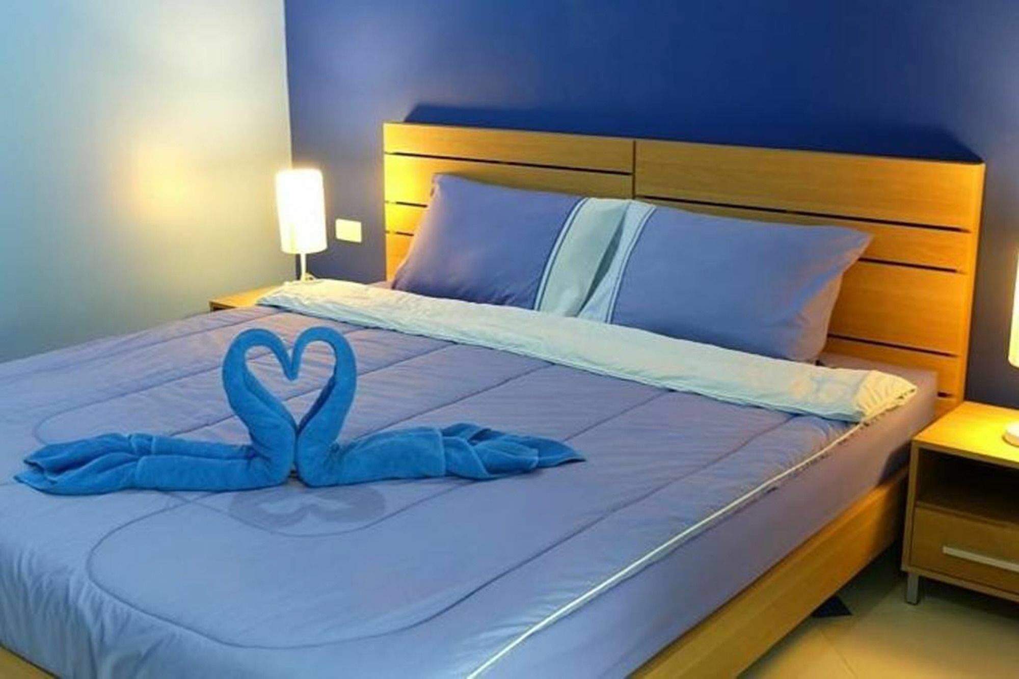 Condor Apartment Nai Harn Екстер'єр фото